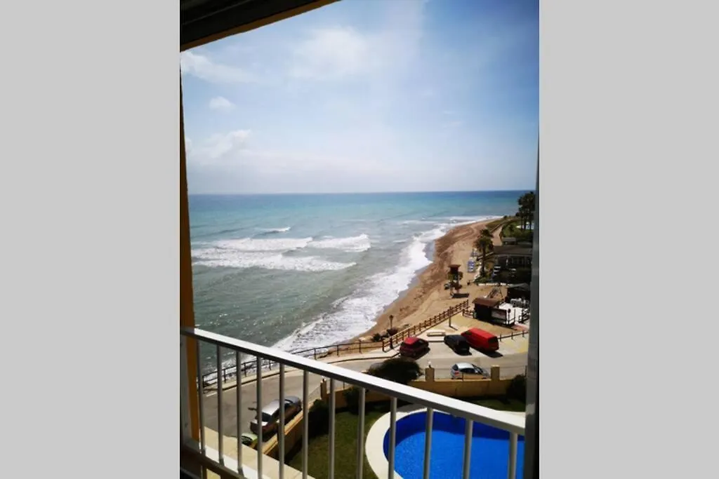 Beachfront Apartment Near Marbella Sitio de Calahonda