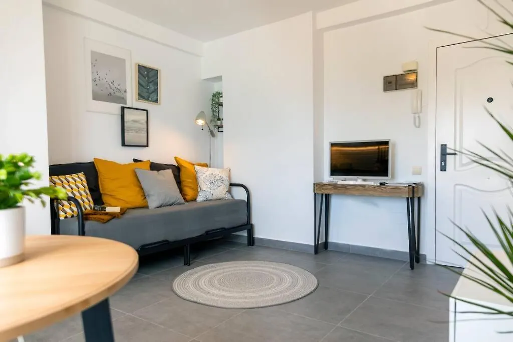 Beachfront Apartment Near Marbella Sitio de Calahonda