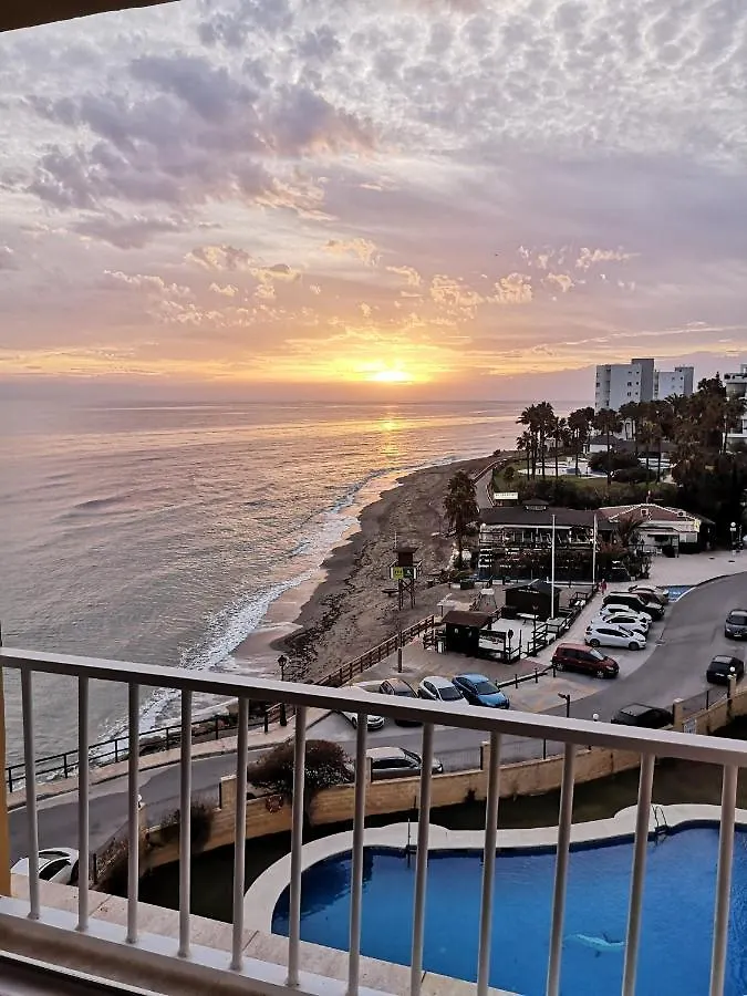 Beachfront Apartment Near Marbella Sitio de Calahonda